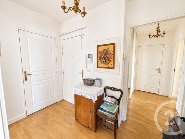 Appartement F3 à vendre - 3 pièces - 66.3 m2 - AVON - 77 - ILE-DE-FRANCE - Century 21 Parc & Château