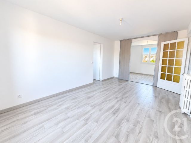 Appartement F3 bis à vendre - 3 pièces - 58.78 m2 - AVON - 77 - ILE-DE-FRANCE - Century 21 Parc & Château