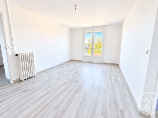 Appartement F3 bis à vendre - 3 pièces - 58.78 m2 - AVON - 77 - ILE-DE-FRANCE - Century 21 Parc & Château