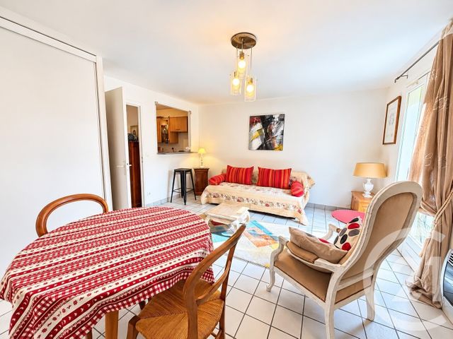 Appartement Studio à vendre - 1 pièce - 30.16 m2 - FONTAINEBLEAU - 77 - ILE-DE-FRANCE - Century 21 Parc & Château
