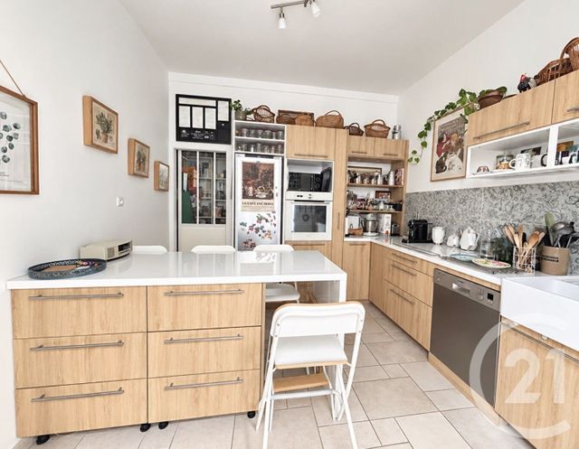 Appartement F2 à vendre - 2 pièces - 50.15 m2 - FONTAINEBLEAU - 77 - ILE-DE-FRANCE - Century 21 Parc & Château