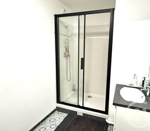 Appartement F2 à vendre - 2 pièces - 50.15 m2 - FONTAINEBLEAU - 77 - ILE-DE-FRANCE - Century 21 Parc & Château