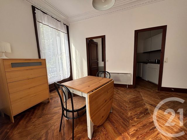 Appartement Studio à vendre - 1 pièce - 21.18 m2 - FONTAINEBLEAU - 77 - ILE-DE-FRANCE - Century 21 Parc & Château