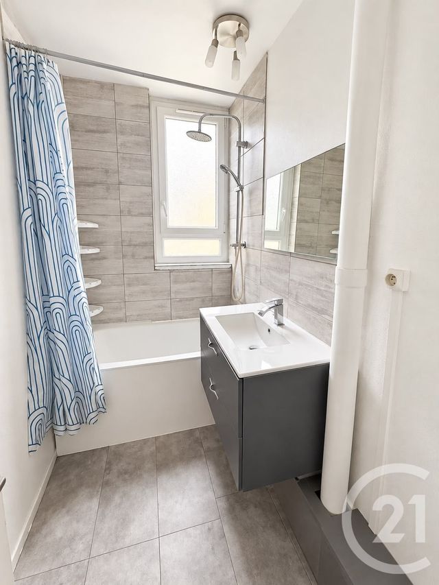 Appartement F4 à vendre - 4 pièces - 69.79 m2 - AVON - 77 - ILE-DE-FRANCE - Century 21 Parc & Château