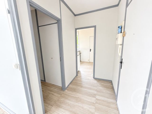 Appartement F4 à vendre - 4 pièces - 69.79 m2 - AVON - 77 - ILE-DE-FRANCE - Century 21 Parc & Château