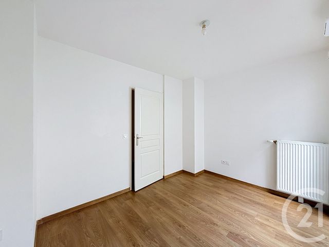 Appartement F4 à vendre - 4 pièces - 79.59 m2 - FONTAINEBLEAU - 77 - ILE-DE-FRANCE - Century 21 Parc & Château