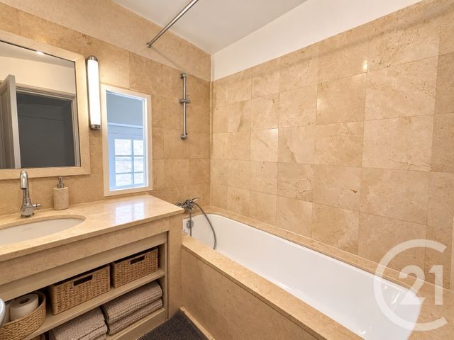 Appartement F4 à vendre - 4 pièces - 97.6 m2 - FONTAINEBLEAU - 77 - ILE-DE-FRANCE - Century 21 Parc & Château